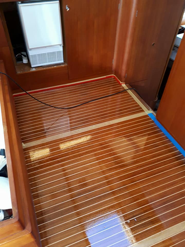 yacht varnish, repaired and build up varnish 